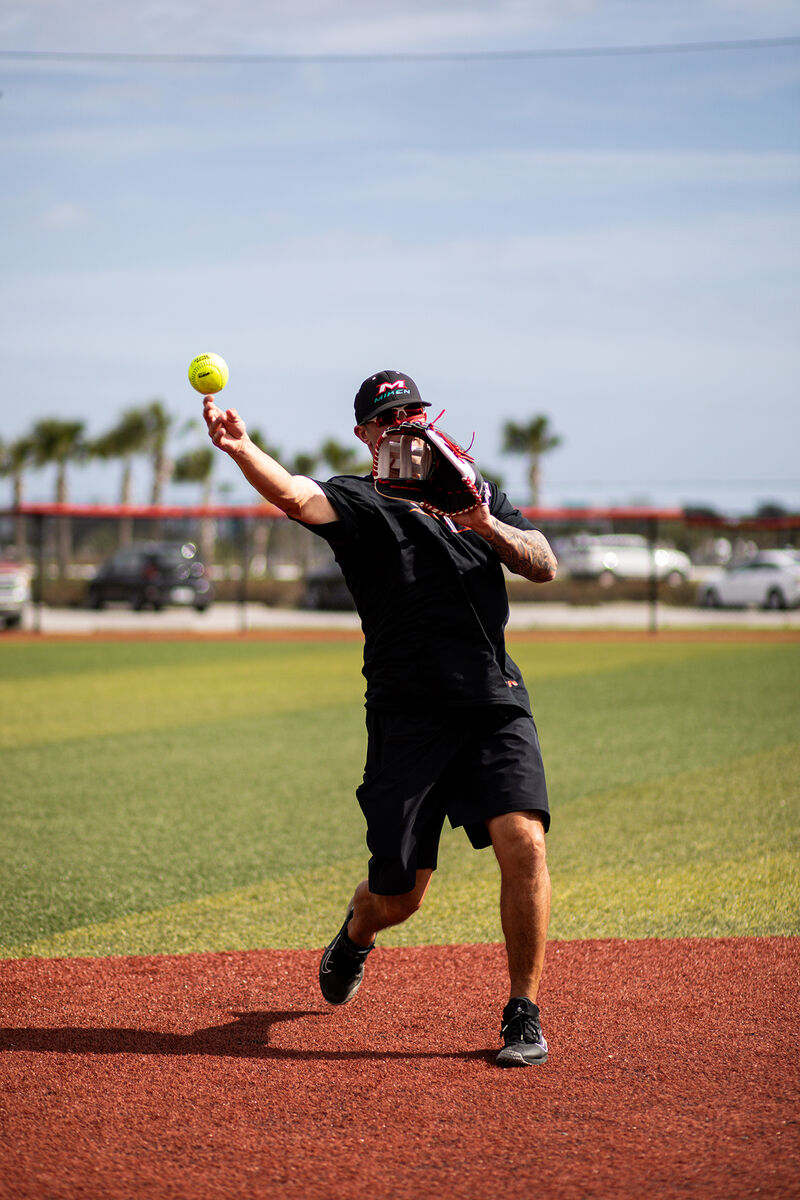 Miken Player Series 14" Slowpitch Fielding Glove - PS140-PH product image 4, provided for visual reference and product