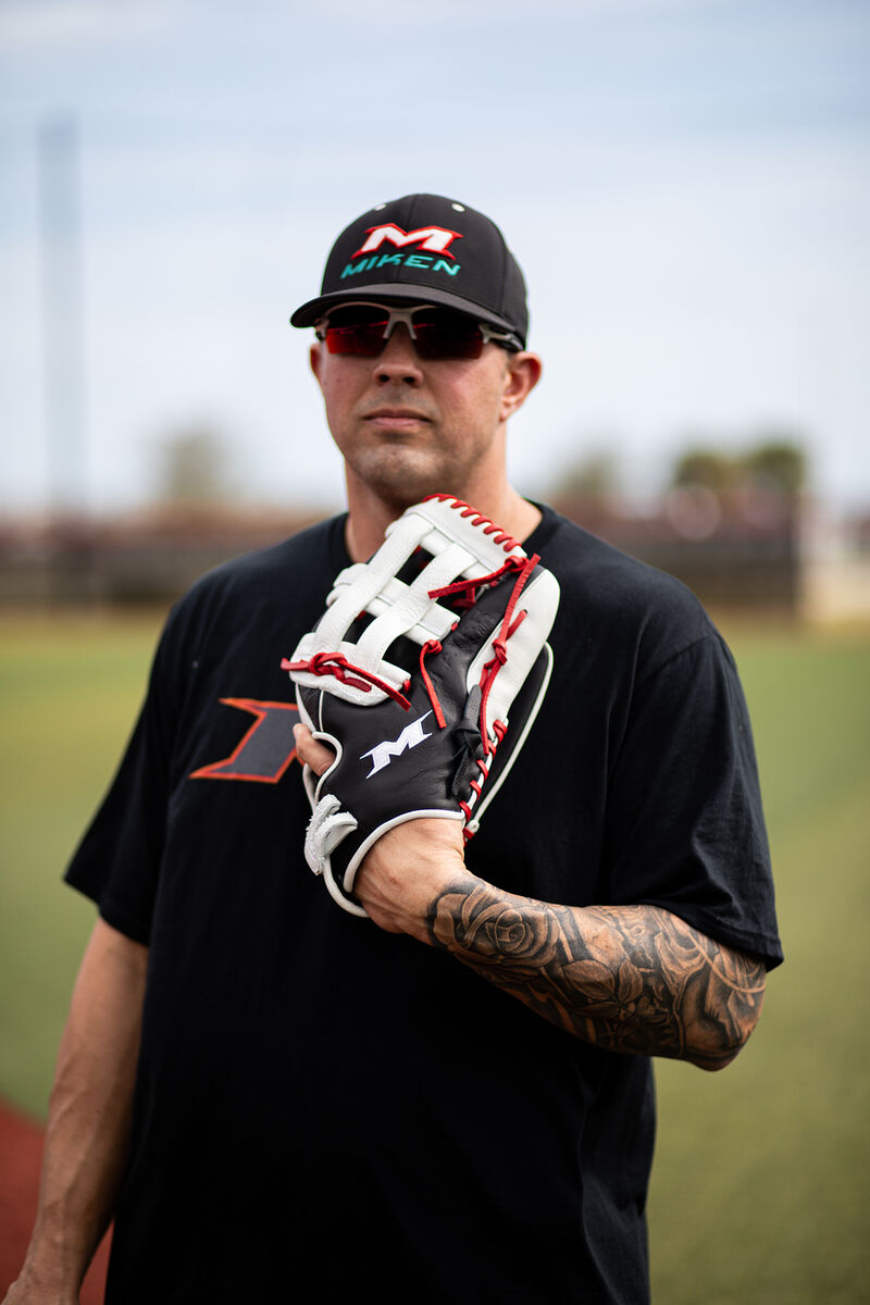 Miken Player Series 14" Slowpitch Fielding Glove - PS140-PH product image 10, provided for visual reference and product