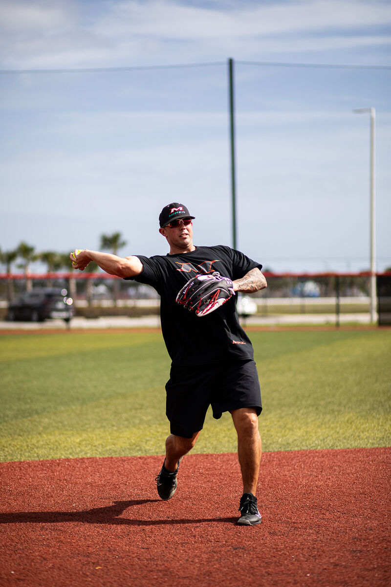 Miken Player Series 14" Slowpitch Fielding Glove - PS140-PH product image 5, provided for visual reference and product